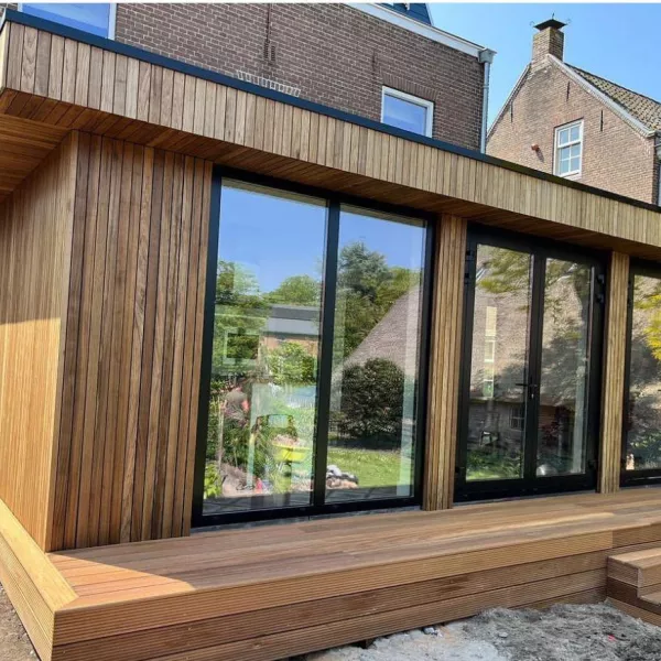 Uitbouw met lichtinval